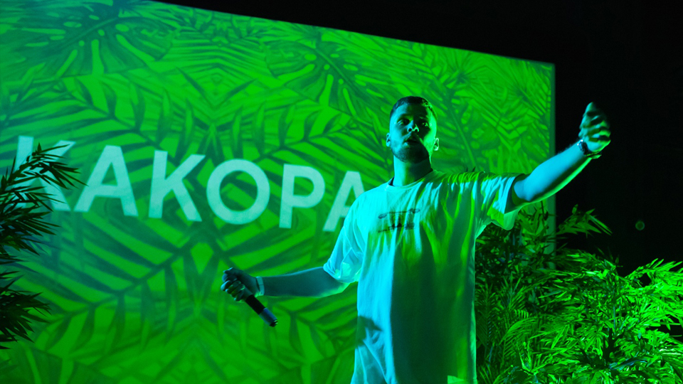 KAKORA представил долгожданный альбом «Какорины глазки»