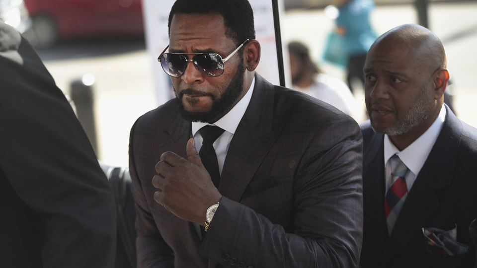 R. Kelly попал за решетку, черная полоса в карьере рэпера